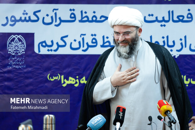 نشست هم‌اندیشی فعالیت‌های حفظ قرآن