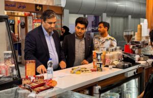 دکه های متخلف در اسکله شهید ذاکری قشم پلمب شدند