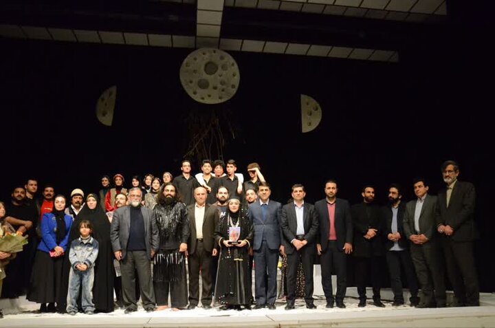 «کنگلومرا» در تالار «ماه» حوزه هنری لرستان به روی صحنه رفت
