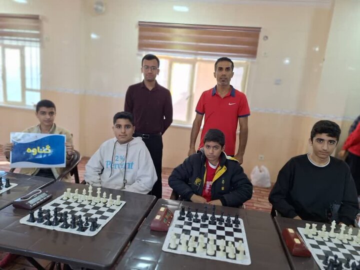 دانش‌آموزان گناوه ای در مسابقات استانی شطرنج درخشیدند