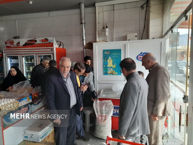 یلدا در سایه گرانی؛ خانوادهها منتظر حراج و خرید در وقت اضافه هستند