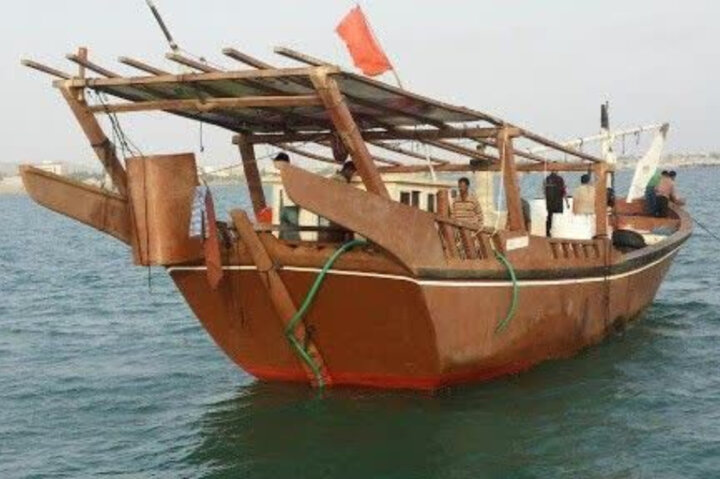 مینی‌لنج قاچاق سوخت در قشم به دام افتاد