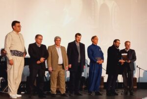 بیست سال روایت، همدلی و گفتگو؛ تئاتر کُردی سقز صحنه هم‌زبانی ملت‌ها