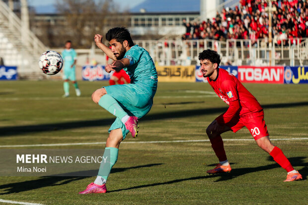 لیگ برتر فوتبال - تراکتور و پیکان