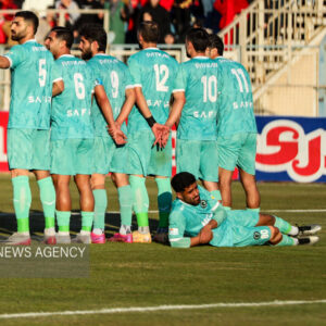 لیگ برتر فوتبال – تراکتور و پیکان