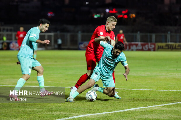 لیگ برتر فوتبال - تراکتور و پیکان