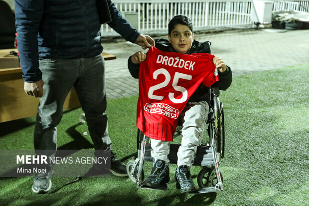 لیگ برتر فوتبال - تراکتور و پیکان