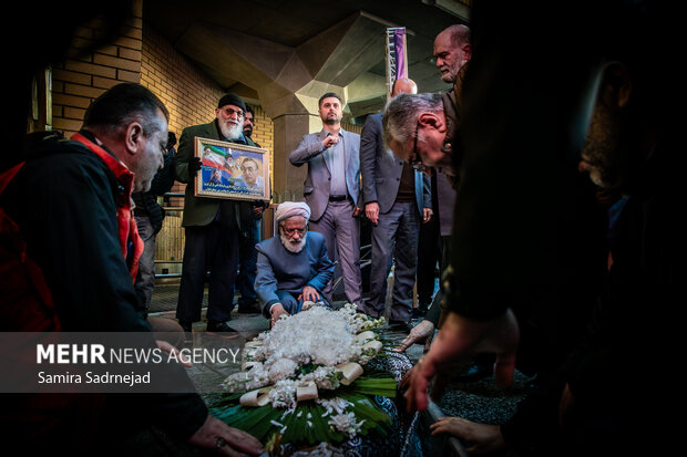 تشییع پیکر کامران فانی