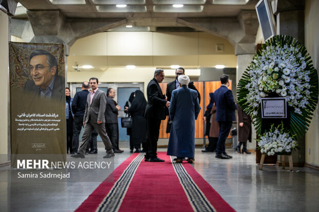 تشییع پیکر کامران فانی