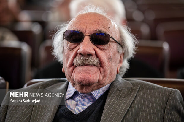 تشییع پیکر کامران فانی