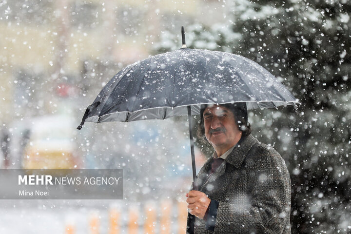 میرحسینی: باران و برف در یزد از امروز شدیدتر می‌بارد