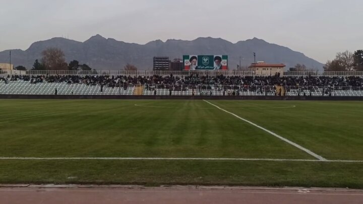 حال و هوای ورزشگاه تختی خرم‌آباد ۳ ساعت مانده به بازی با استقلال