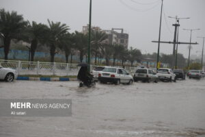 ورود سیل به نانوایی جاسک
