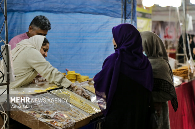 نمایشگاه شب یلدا و سوغات استان‌ها در بندرعباس