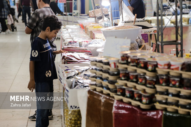 نمایشگاه شب یلدا و سوغات استان‌ها در بندرعباس