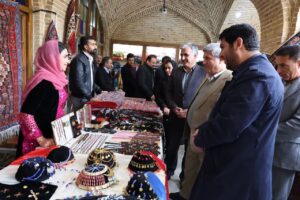 نمایشگاه و بازارچه صنایع‌دستی ویژه شب چله در سنندج برپا شد