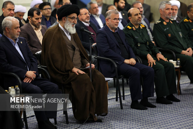 دیدار دست اندرکاران کنگره بزرگداشت ۵۵۸۰ شهید استان البرز با رهبر معظم انقلاب اسلامی 