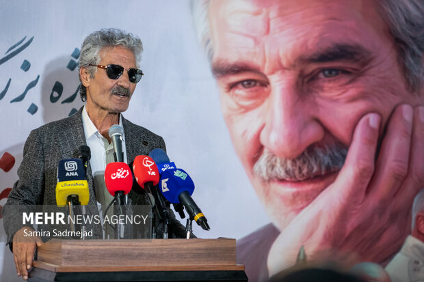 بزرگداشت هنرمند پیشکسوت جعفر دهقان