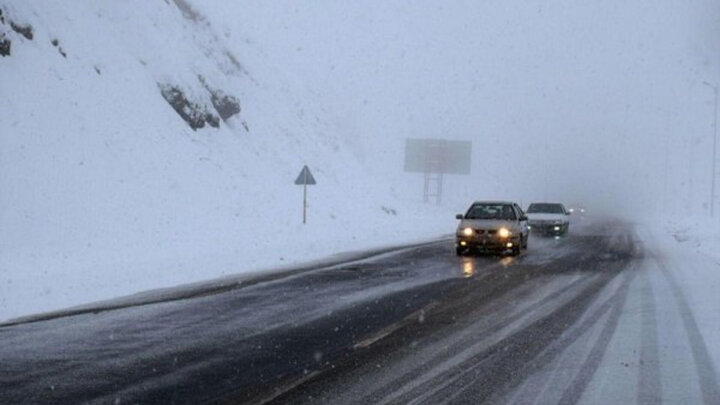 هوای فیروزکوه و دماوند زمستانی شد؛بارش برف در روزهای آخر پاییز