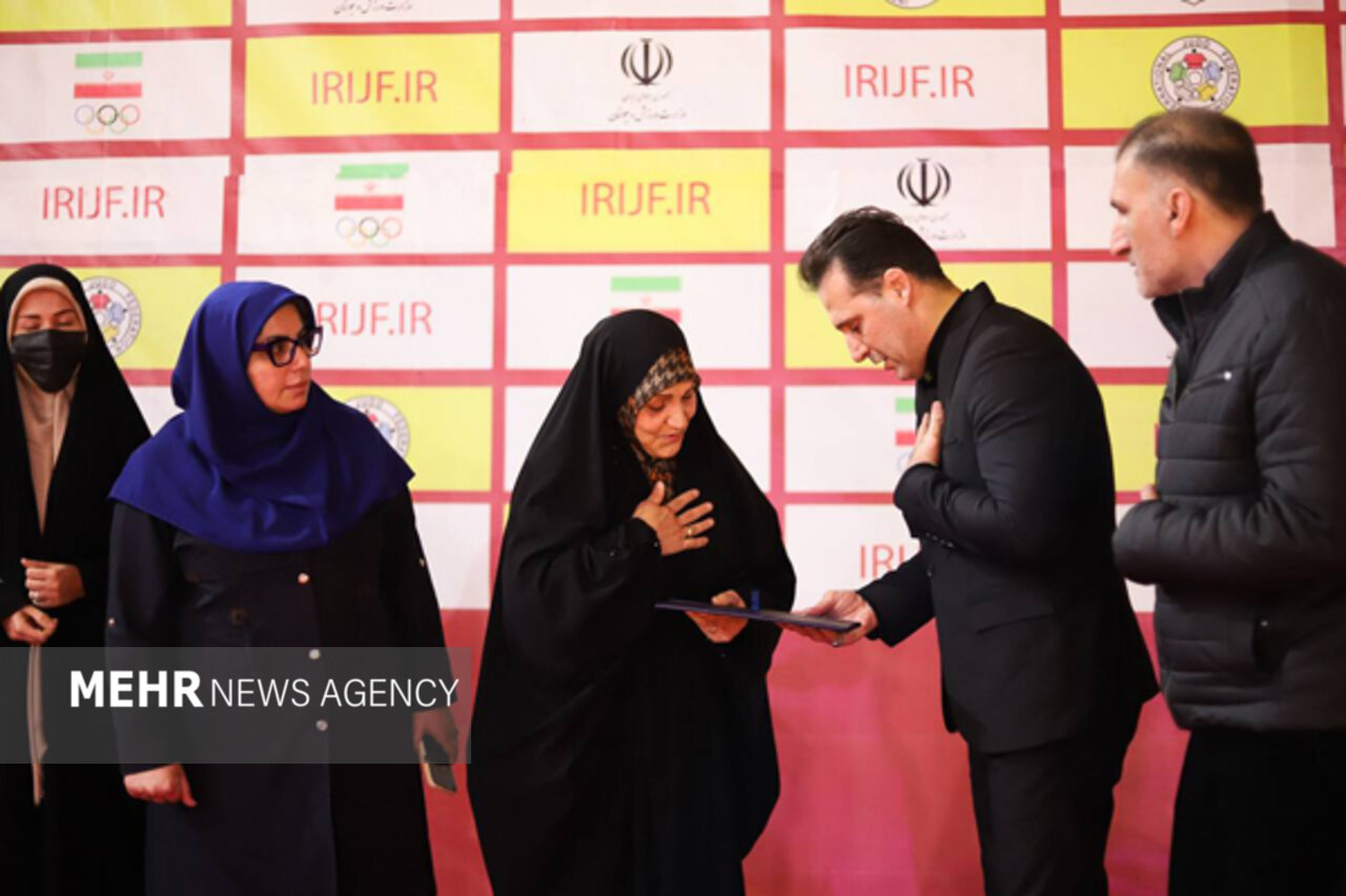 نفرات برتر جودو بانوان ایران مشخص شدند/ تجلیل از مادران و خانواده شهدا