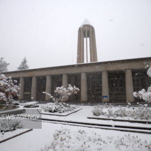 اولین برف سال در همدان