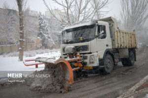 اجرای ۸۷۰ کیلومتر برف‌روبی جاده روستایی در همدان