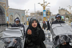 روایت زائران و مجاوران امام رضا(ع) در روز بارانی