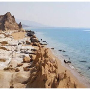 پیشروی آب شیرین باران به دریا در بندر مقام