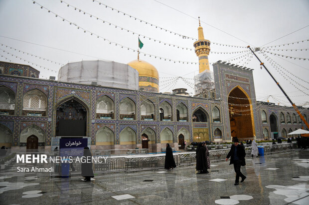 بارش باران در حرم مطهر امام رضا(ع)