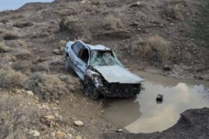 سقوط پژو ۴۰۵ در کانال آب محور اندیمشک–سد دز با ۲ فوتی