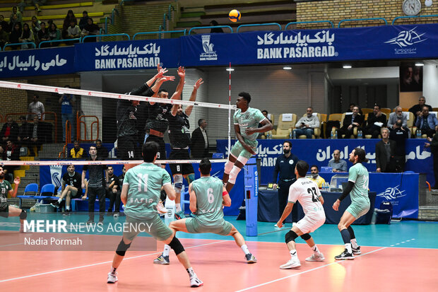 لیگ برتر والیبال - پیکان و رازین پلیمر