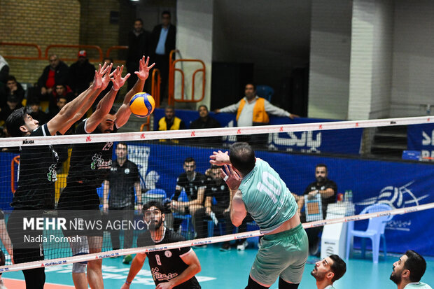 لیگ برتر والیبال - پیکان و رازین پلیمر