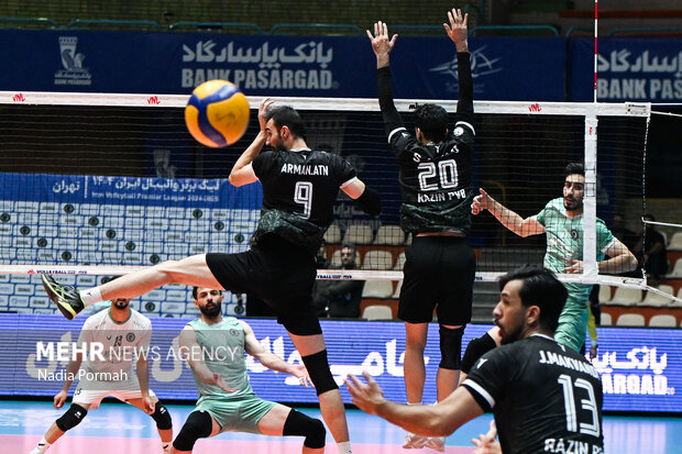 لیگ برتر والیبال - پیکان و رازین پلیمر