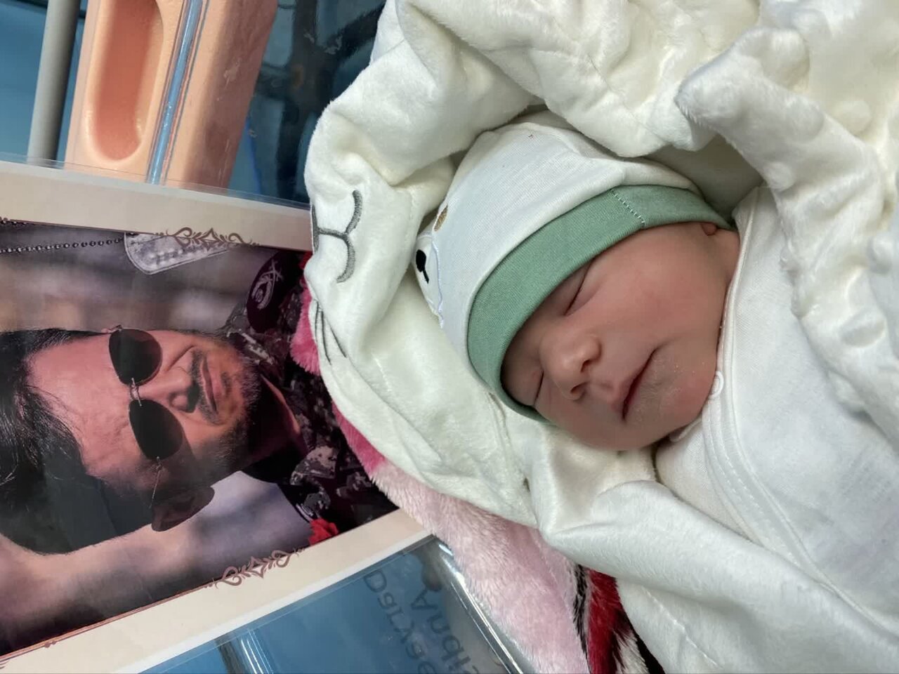 دختر «سردار شهید نجفی» ۶ ماه بعد از شهادت پدر به دنیا آمد