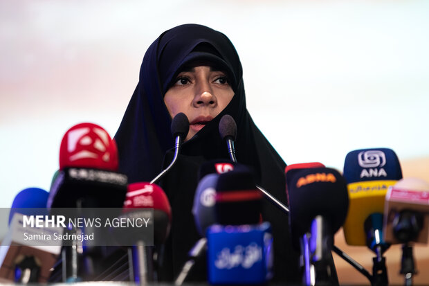 آیین تجلیل از افتخار آفرینان علمی ایران اسلامی