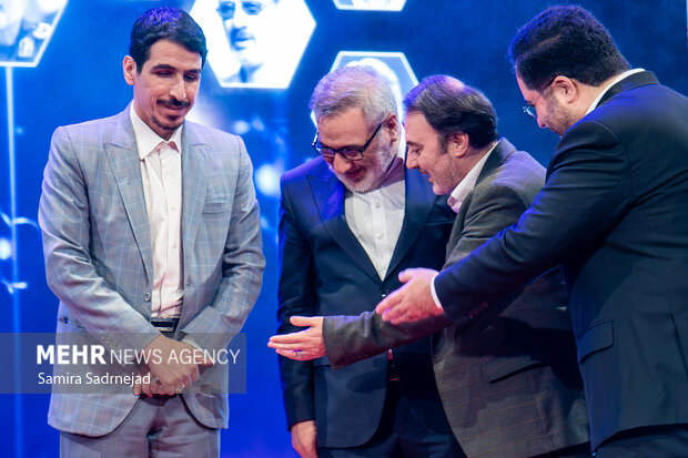 آیین تجلیل از افتخار آفرینان علمی ایران اسلامی