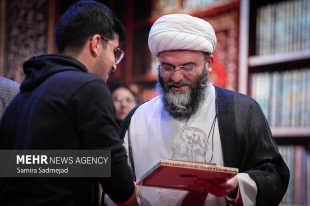 آیین تجلیل از افتخار آفرینان علمی ایران اسلامی