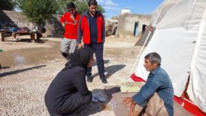 روایت فداکاری بانوی پزشک لامردی در دل سیلاب