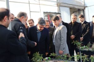 بهره‌برداری از یک گلخانه تولید گل در اندراب سرعین