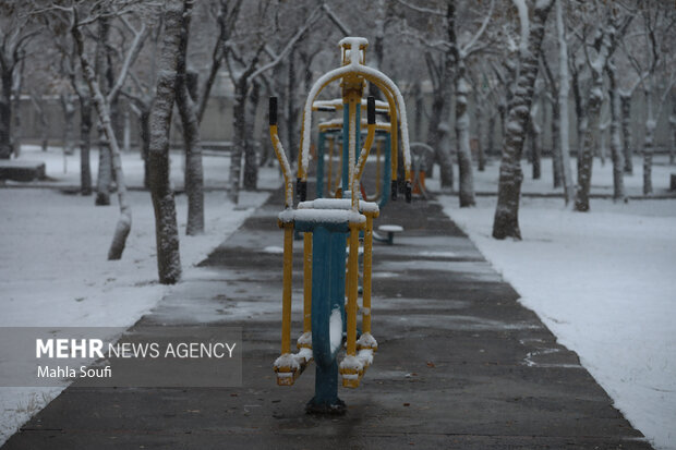 برف پاییزی در  اراک