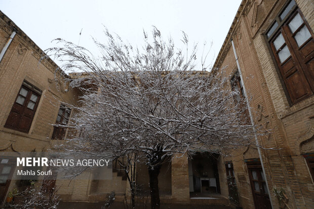 برف پاییزی در  اراک