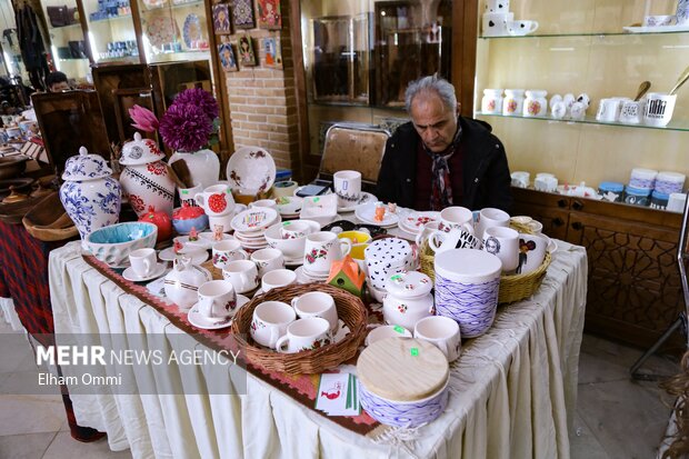 نمایشگاه و بازارچه صنایع‌دستی ویژه شب چله در سنندج
