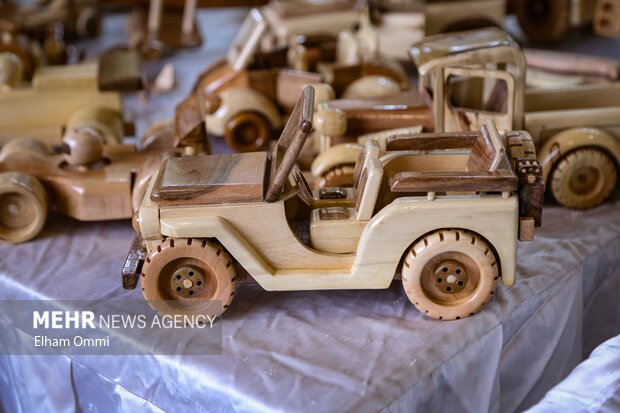 نمایشگاه و بازارچه صنایع‌دستی ویژه شب چله در سنندج