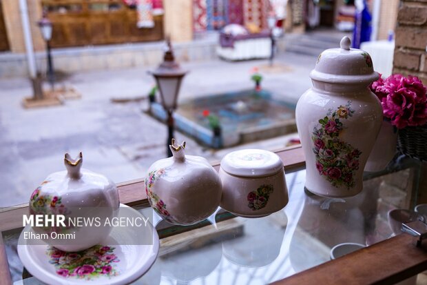 نمایشگاه و بازارچه صنایع‌دستی ویژه شب چله در سنندج