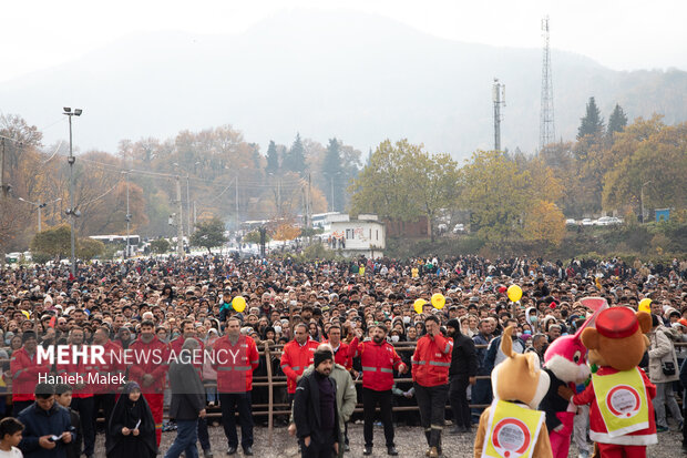 پیاده روی خانوادگی همزمان با جشن ۱۰۰سالگی شهر گرگان