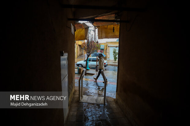 بارش باران پاییزی در یزد