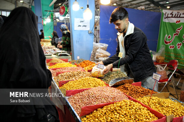 یلدا نزدیک است؛ جلوه‌های نمایشگاهی شب چله در کرمانشاه