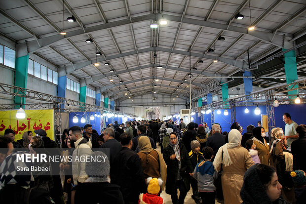 یلدا نزدیک است؛ جلوه‌های نمایشگاهی شب چله در کرمانشاه