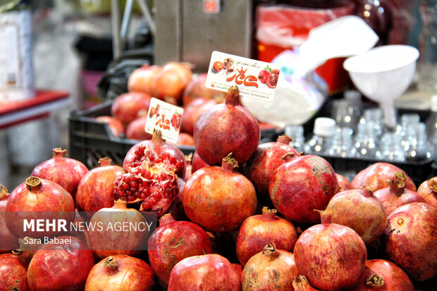 یلدا نزدیک است؛ جلوه‌های نمایشگاهی شب چله در کرمانشاه