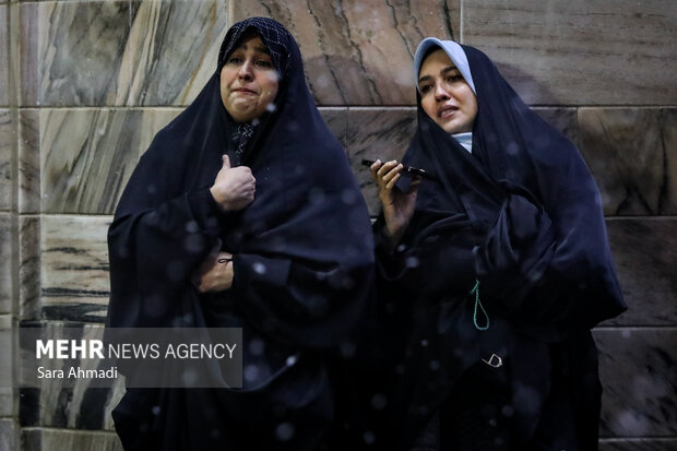 بارش برف در حرم مطهر امام رضا(ع)